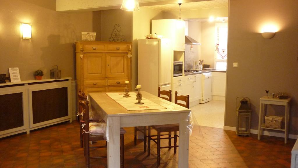 Meuble De Tourisme Le Gilliard Villa Chavanges Værelse billede
